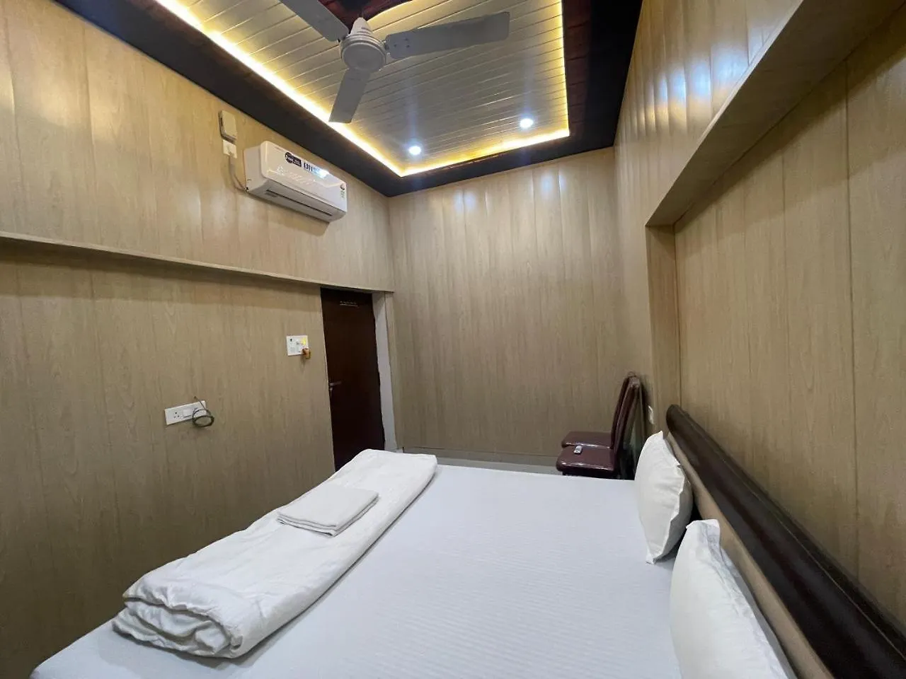 *** Hotel Dev Villa Varanasi India
